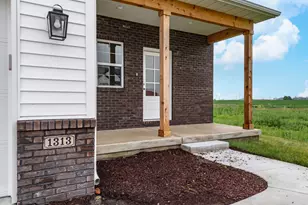 1313 Woodbine Rd, Bloomington, IL 61704 - Photo 4