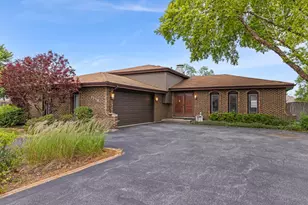3250 192nd Pl, Lansing, IL 60438 - Photo 2