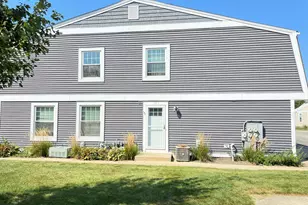 358 E Farmingdale Circle, Vernon Hills, IL 60061 - Photo 2
