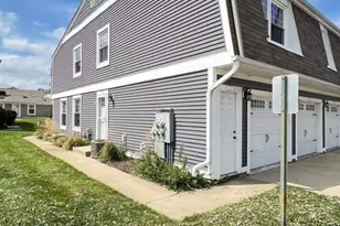 358 E Farmingdale Circle, Vernon Hills, IL 60061 - Photo 1