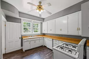 228 W Orleans St, Paxton, IL 60957 - Photo 14