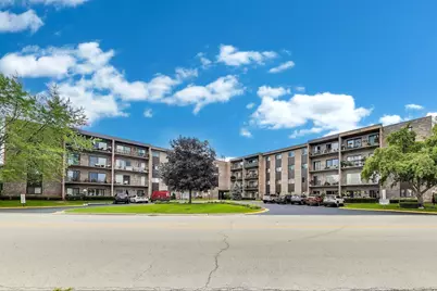 701 W Huntington Commons Road #418, Mount Prospect, IL 60056 - Photo 2