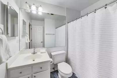 701 W Huntington Commons Road #418, Mount Prospect, IL 60056 - Photo 12