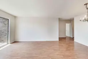 701 W Huntington Commons Rd, Mount Prospect, IL 60056 - Photo 6