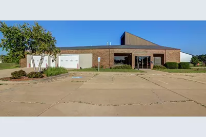 1400 N Galena Avenue, Dixon, IL 61021 - Photo 2