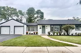 1394 Carol Ln, Des Plaines, IL 60018 - Photo 1