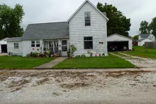 105 W 3rd Ave, La Harpe, IL 61450 - Photo 2