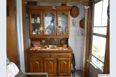 105 W 3rd Avenue, La Harpe, IL 61450 - Photo 4