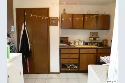 105 W 3rd Avenue, La Harpe, IL 61450 - Photo 18