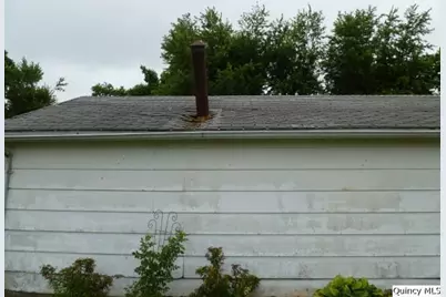 105 W 3rd Avenue, La Harpe, IL 61450 - Photo 34