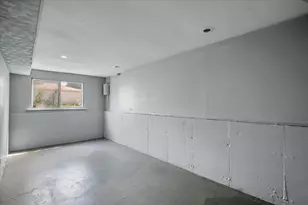 8853 S Halsted St, Chicago, IL 60620 - Photo 18