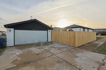 371 Bensley Avenue, Calumet City, IL 60409 - Photo 32