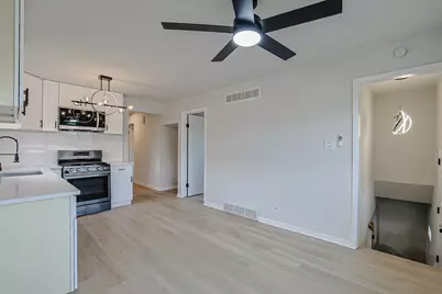 371 Bensley Avenue, Calumet City, IL 60409 - Photo 10