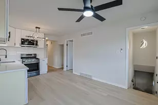 371 Bensley Ave, Calumet City, IL 60409 - Photo 10