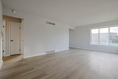 371 Bensley Avenue, Calumet City, IL 60409 - Photo 14