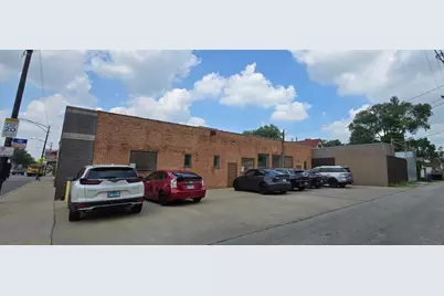 4220 W Montrose Avenue, Chicago, IL 60641 - Photo 2