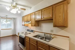 2600 Brookwood Way Dr, Rolling Meadows, IL 60008 - Photo 4