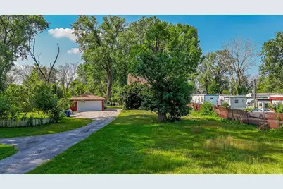 2910 E 138th Place, Burnham, IL 60633 - Photo 2