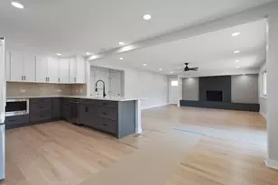 301 Lance Dr, Des Plaines, IL 60016 - Photo 6