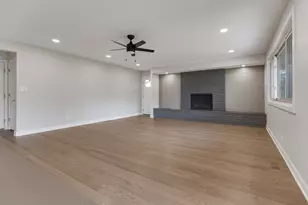 301 Lance Dr, Des Plaines, IL 60016 - Photo 10