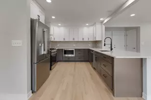 301 Lance Dr, Des Plaines, IL 60016 - Photo 8