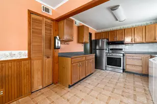 8054 S Kolmar Ave, Chicago, IL 60652 - Photo 4