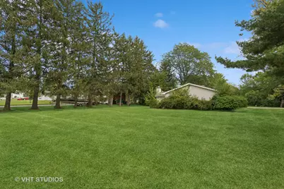 1750 W Thomas Street, Arlington Heights, IL 60004 - Photo 2