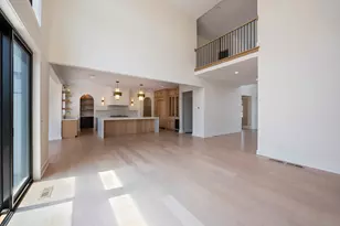 11901 Heritage Dr, Burr Ridge, IL 60527 - Photo 18