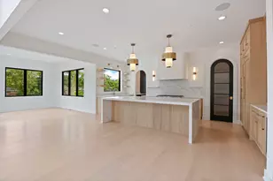 11901 Heritage Dr, Burr Ridge, IL 60527 - Photo 6