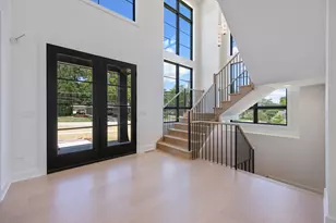 11901 Heritage Dr, Burr Ridge, IL 60527 - Photo 4