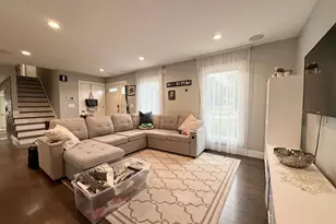 1105 Wilmington Ln, Hoffman Estates, IL 60169 - Photo 10