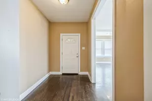 7846 S Bennett Ave, Chicago, IL 60649 - Photo 2