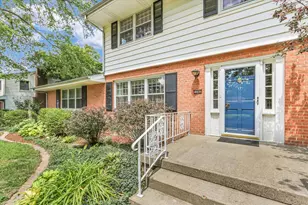 1202 Foothill Dr, Champaign, IL 61821 - Photo 4