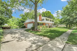 1202 Foothill Dr, Champaign, IL 61821 - Photo 2