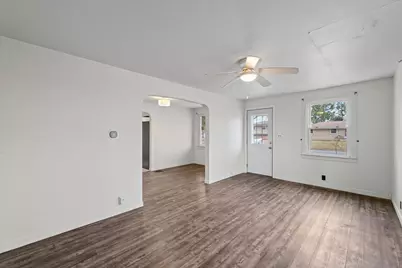 808 W William Street, Monticello, IL 61856 - Photo 6