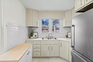 808 W William St, Monticello, IL 61856 - Photo 10