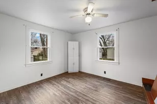 808 W William St, Monticello, IL 61856 - Photo 18