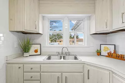 808 W William Street, Monticello, IL 61856 - Photo 12