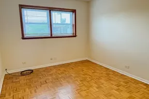 5240 Galitz St, Skokie, IL 60077 - Photo 12