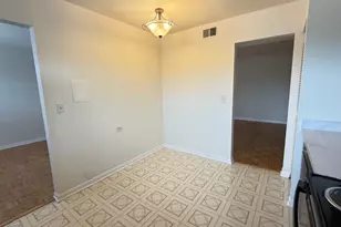 5240 Galitz St, Skokie, IL 60077 - Photo 6