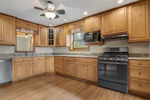 190 Grove Ave, Hampshire, IL 60140 - Photo 8