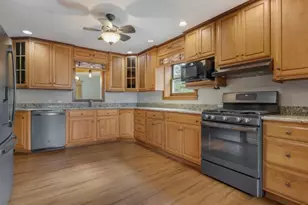 190 Grove Ave, Hampshire, IL 60140 - Photo 6