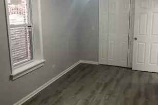 3302 S Hamilton Ave, Chicago, IL 60608 - Photo 4