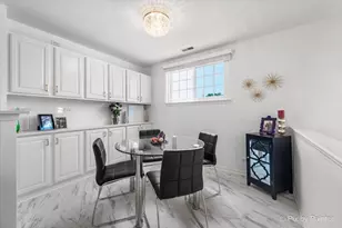 1355 Georgetown Dr, Batavia, IL 60510 - Photo 10