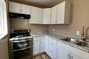 2302 4th St, Peru, IL 61354 - Photo 4