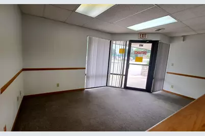 1222 Shooting Park Road, Peru, IL 61354 - Photo 4