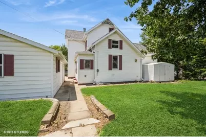 304 Buena Vista Avenue, Pekin, IL 61554 - Photo 2