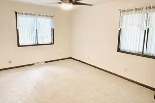 210 Mary Senica Ct, Lasalle, IL 61301 - Photo 14