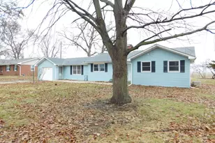 211 Oak St, Big Rock, IL 60511 - Photo 4