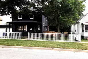 309 N Market St, Hoopeston, IL 60942 - Photo 2